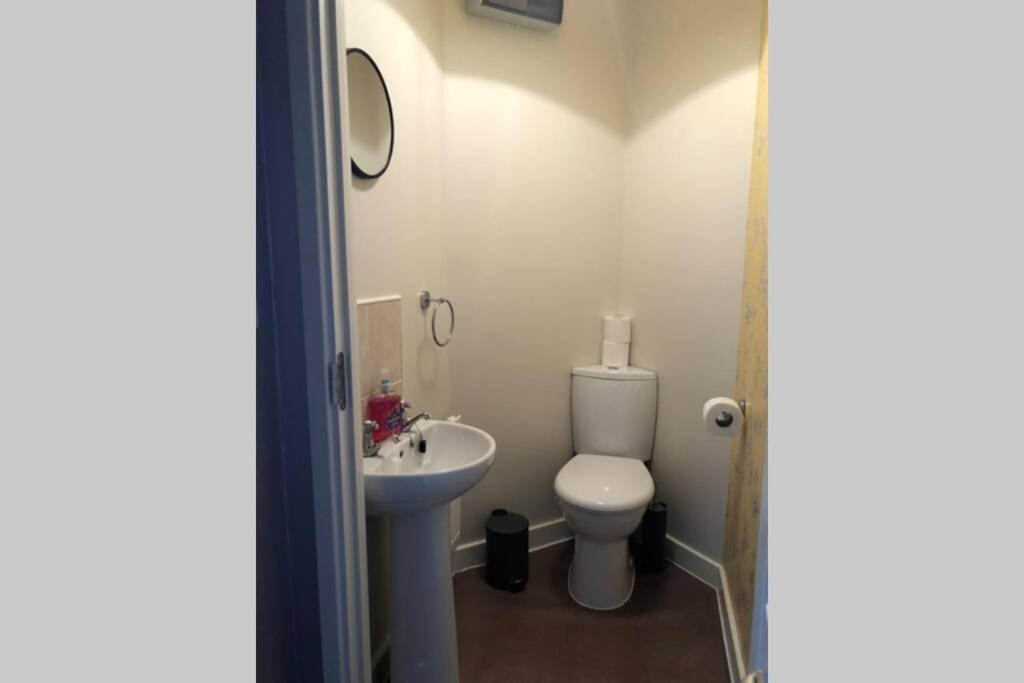 Dudley House **Staycation & Contractors** Sleeps 7 Tipton Bagian luar foto