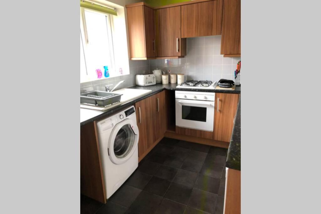 Dudley House **Staycation & Contractors** Sleeps 7 Tipton Bagian luar foto